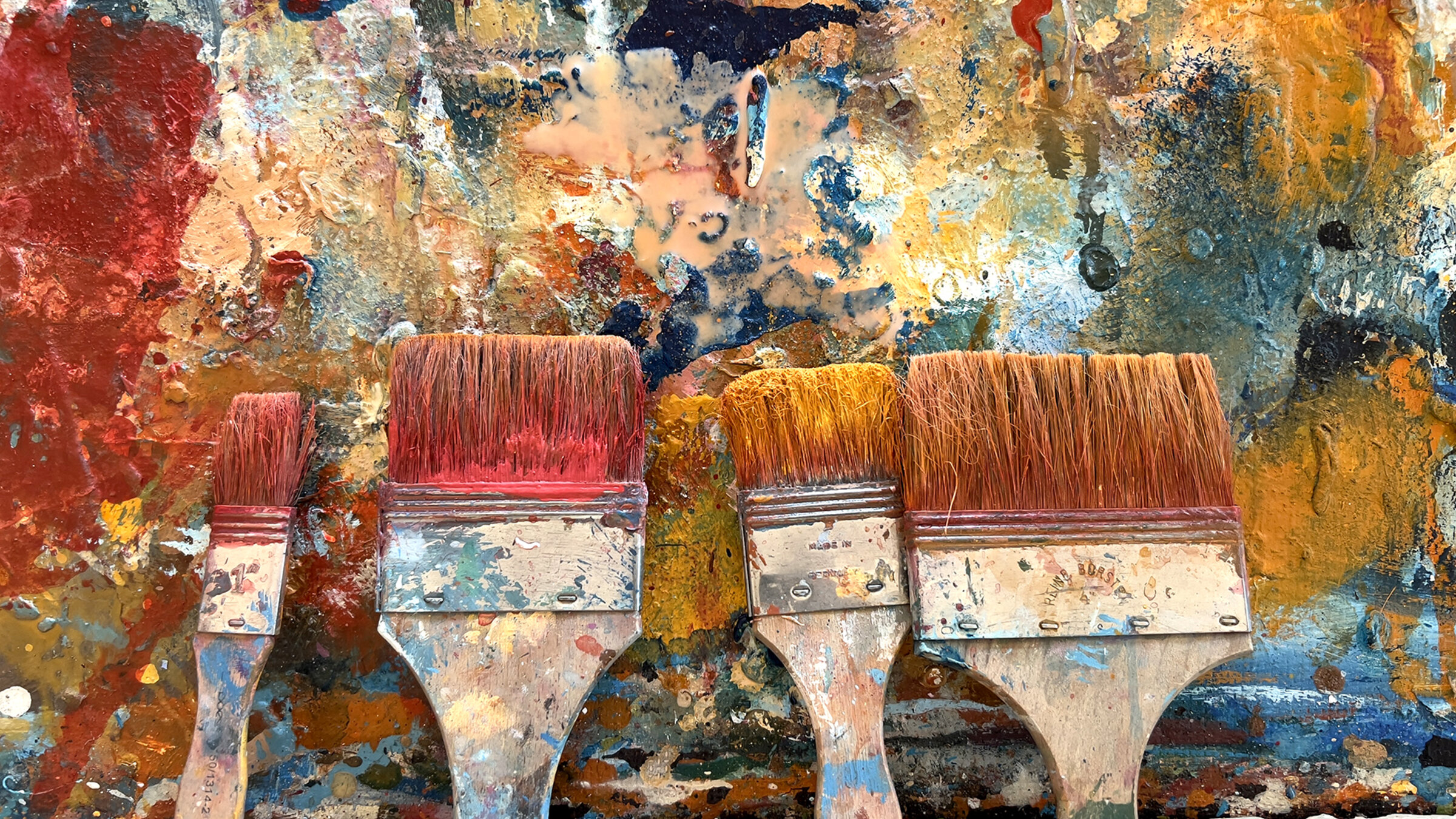 Maltisch_Pinsel_Webklein